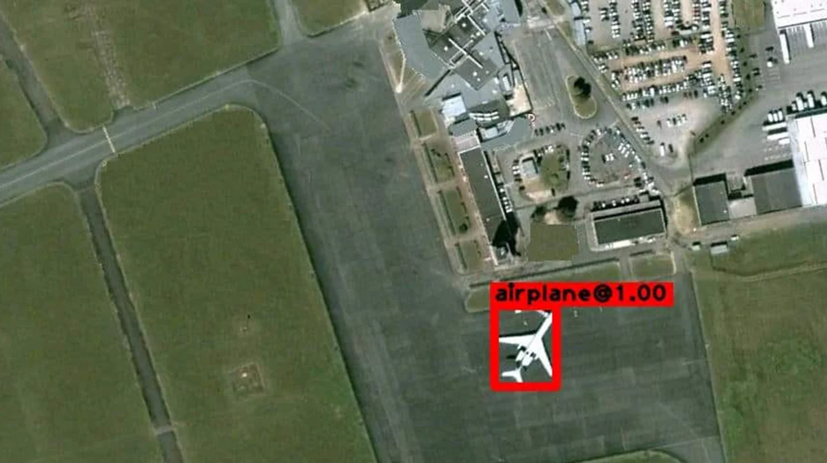 Geospatial airplane detection example 1